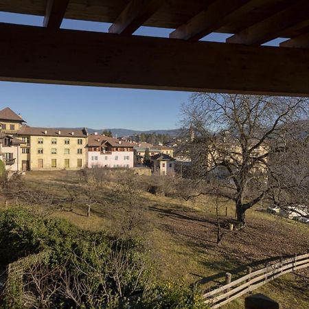 B&B Las Vegan Cles Exteriör bild