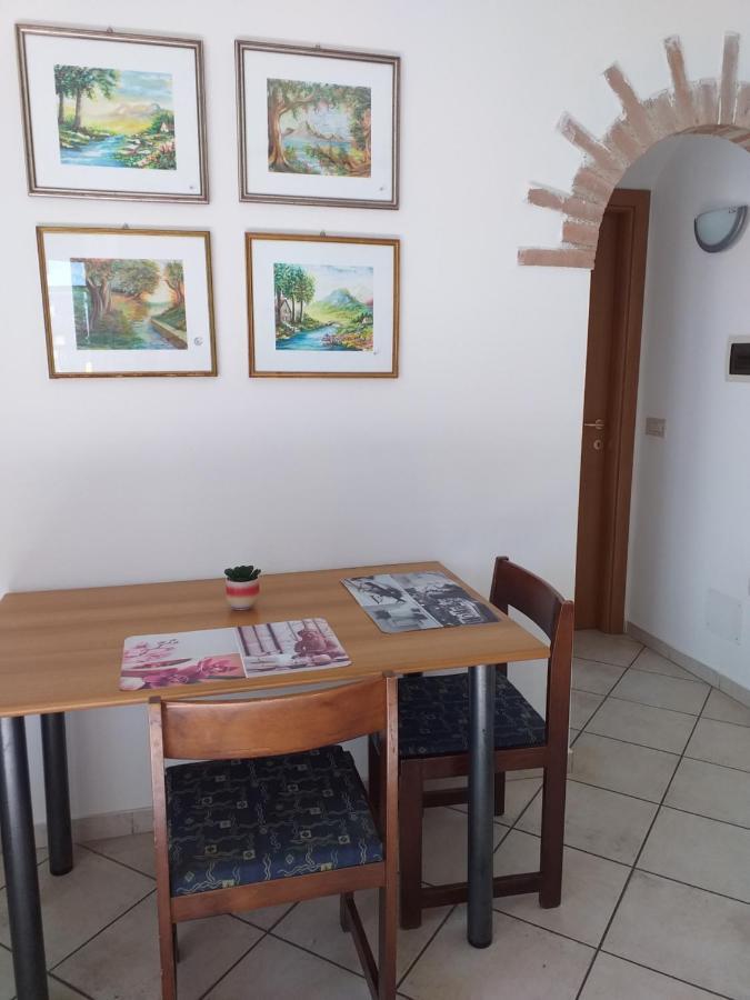 B&B Las Vegan Cles Exteriör bild