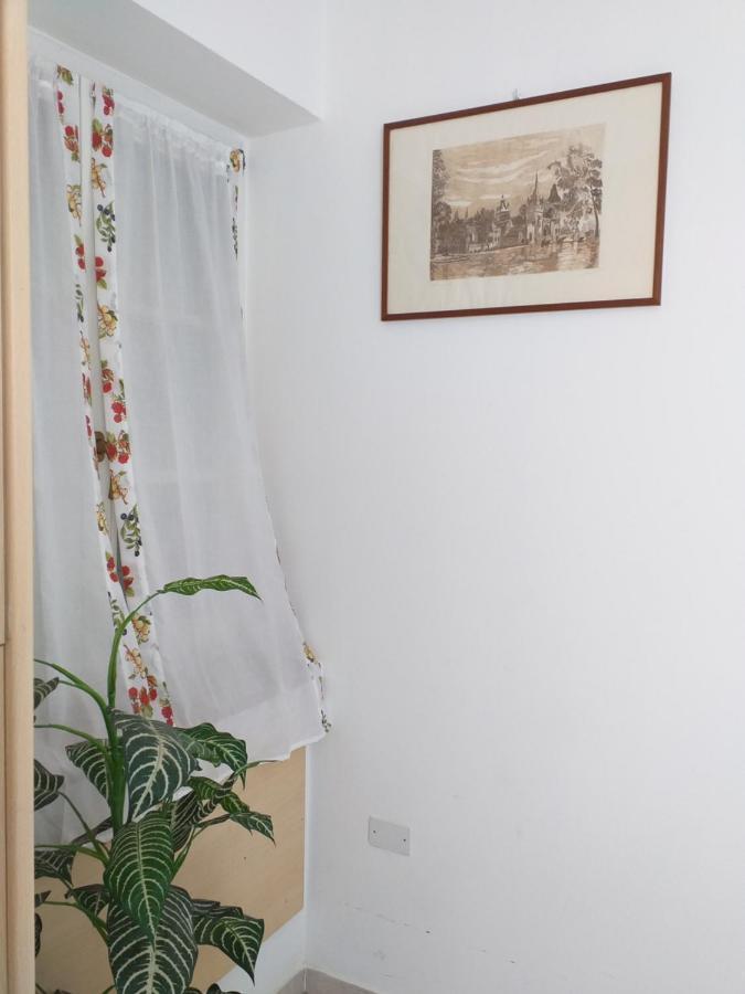 B&B Las Vegan Cles Exteriör bild