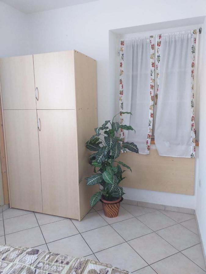 B&B Las Vegan Cles Exteriör bild