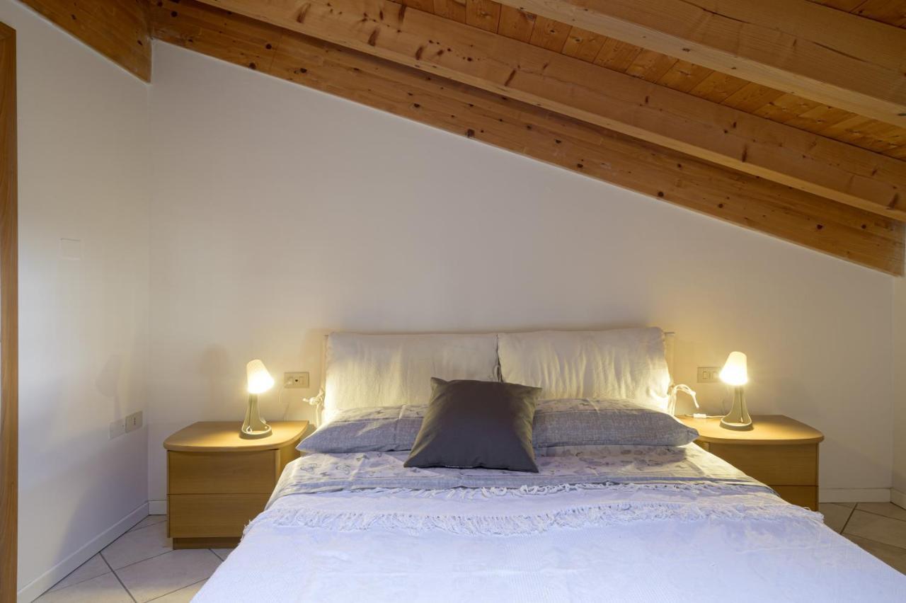 B&B Las Vegan Cles Exteriör bild