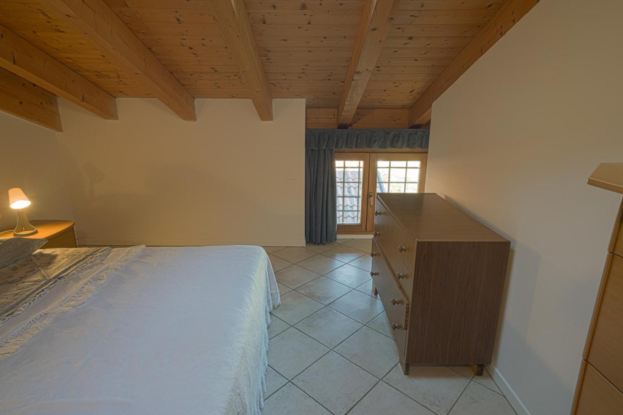 B&B Las Vegan Cles Exteriör bild