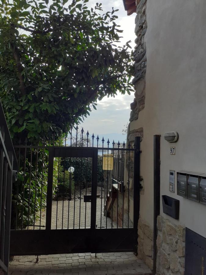 B&B Las Vegan Cles Exteriör bild